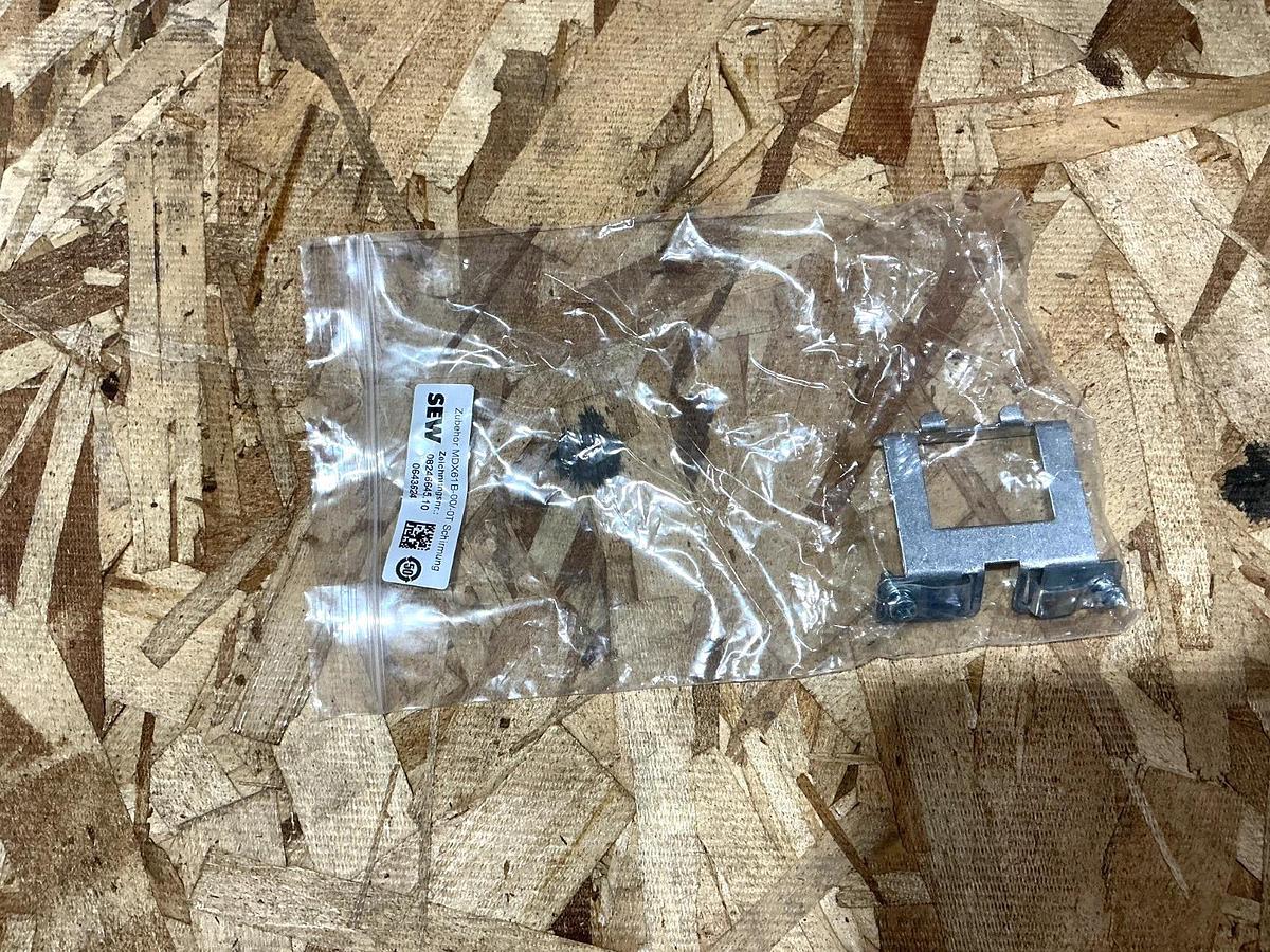 New SEW Eurodrive MDX61B0220-503-4-0T Movidrive 46A 380-500VAC 08279837 -No Box