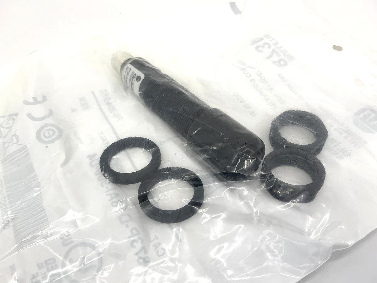 New Allen Bradley 873P-D18AI-900-D4 Ser A Ultrasonic Sensor Range: 900mm 15-30V