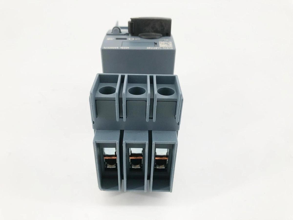 New Siemens 3RV2811-1CD10 Circuit Breaker 690VAC 3 Pole 2.5A