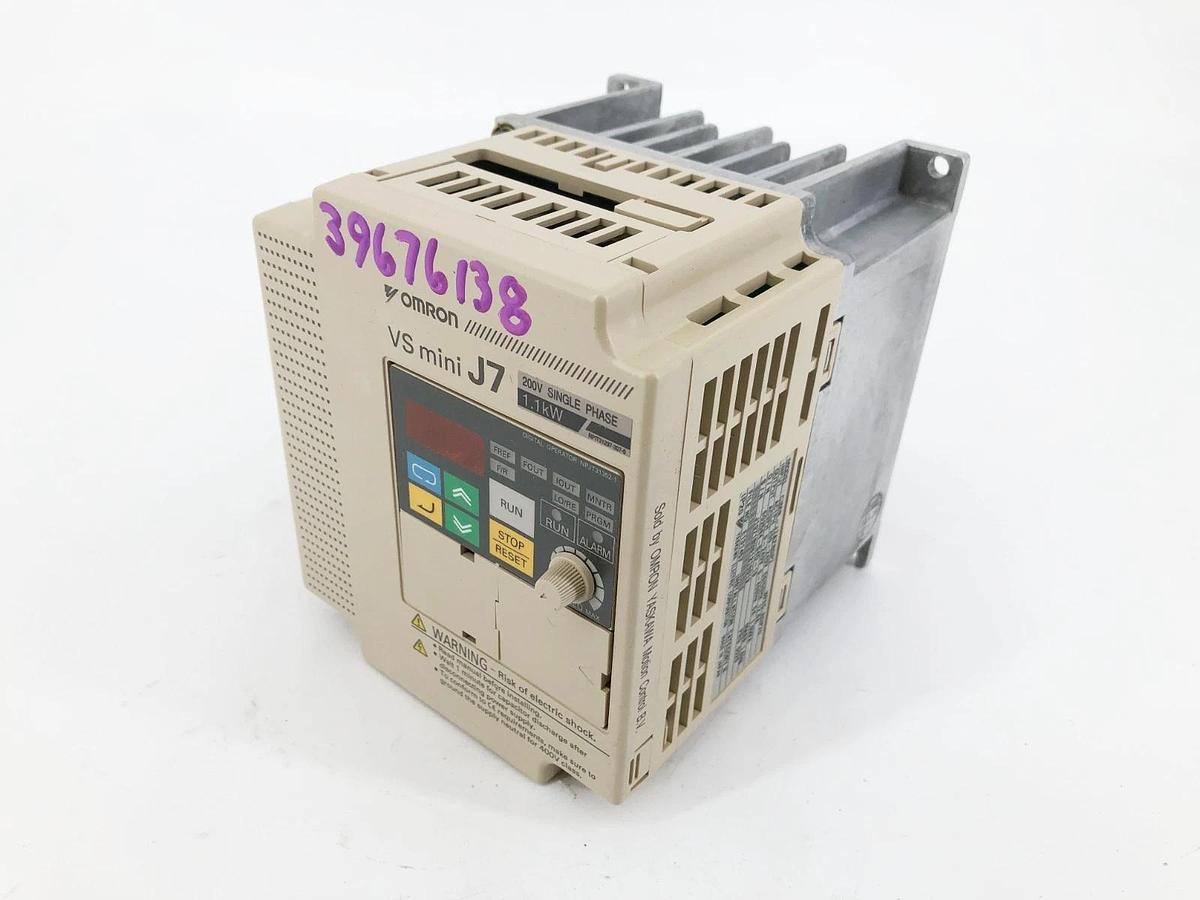 New Omron Yaskawa CIMR-J7AZB0P7 Inverter Drive VS Mini J7