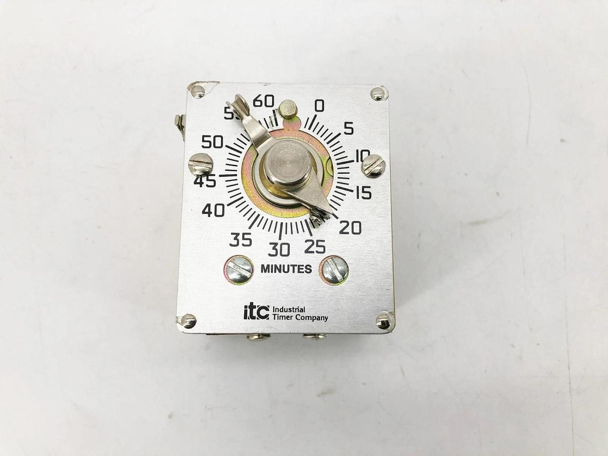 New Industrial Timer CSF-60MIN Motor Timer 120V 60Hz 60 Minute