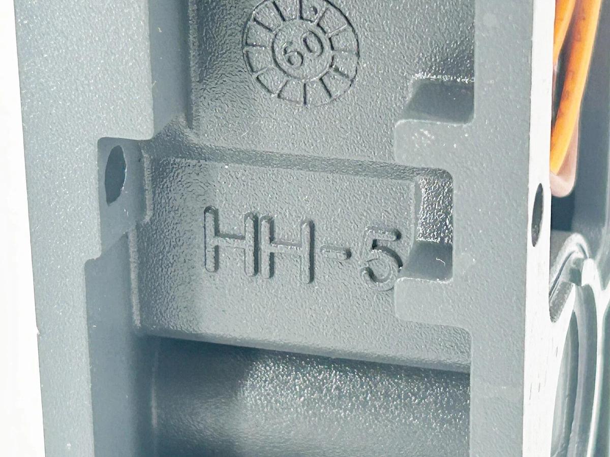 New Numatics HH-5 Pneumatic Valve Manifold 5-Pin 1/4" - No Box