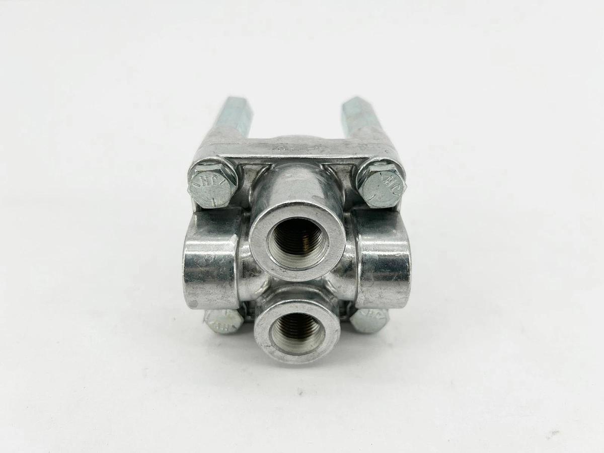 New Barksdale 9022-M-KK Directional Control Valve 3/8" MC2-75-106-B - No Box
