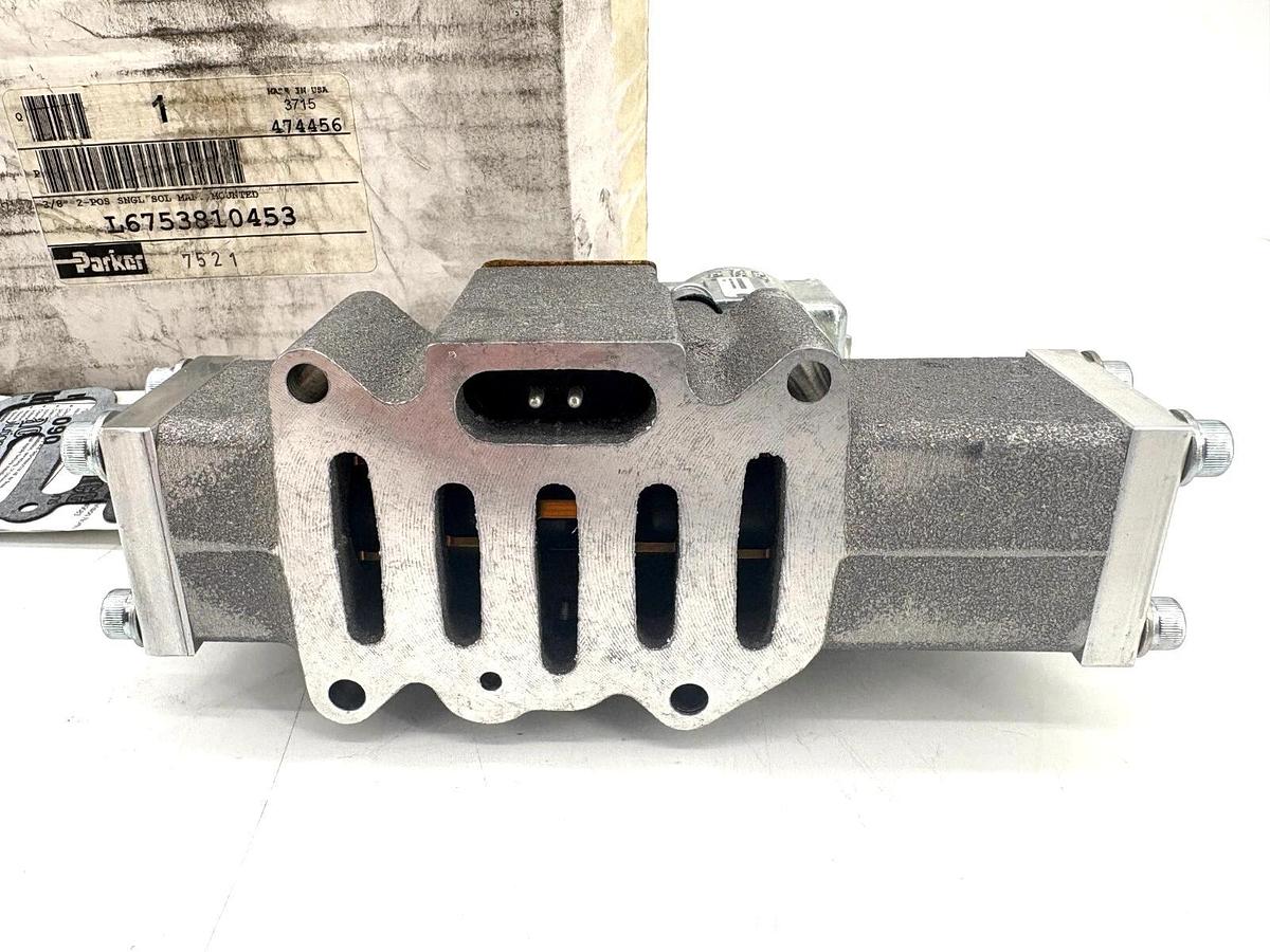 New Parker L6753810453 Single Solenoid Valve 3/8" 2-Position