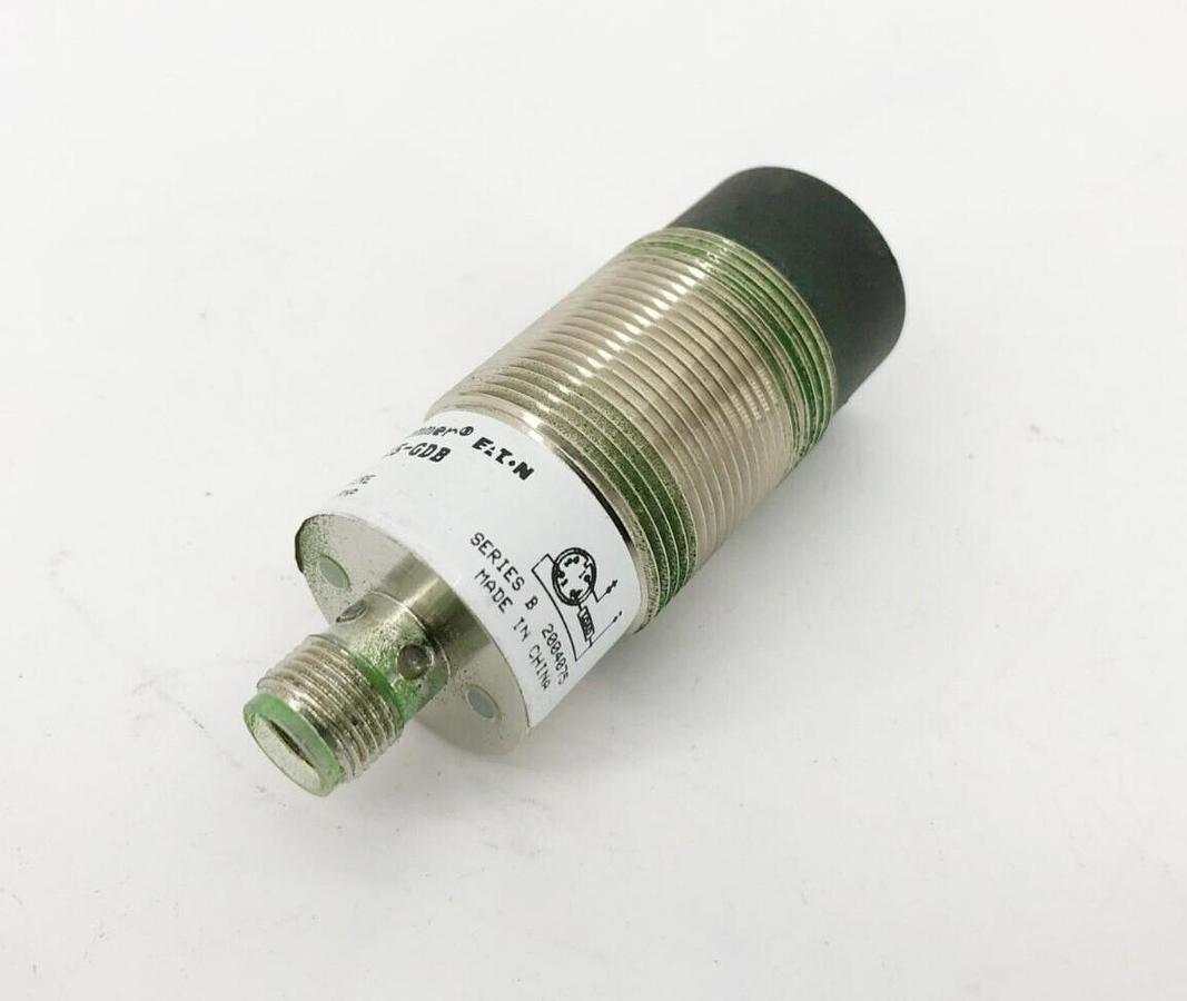 Used Eaton E57-30GU15-GDB Proximity Sensor 15mm Range 10-30VDC 4 Pin