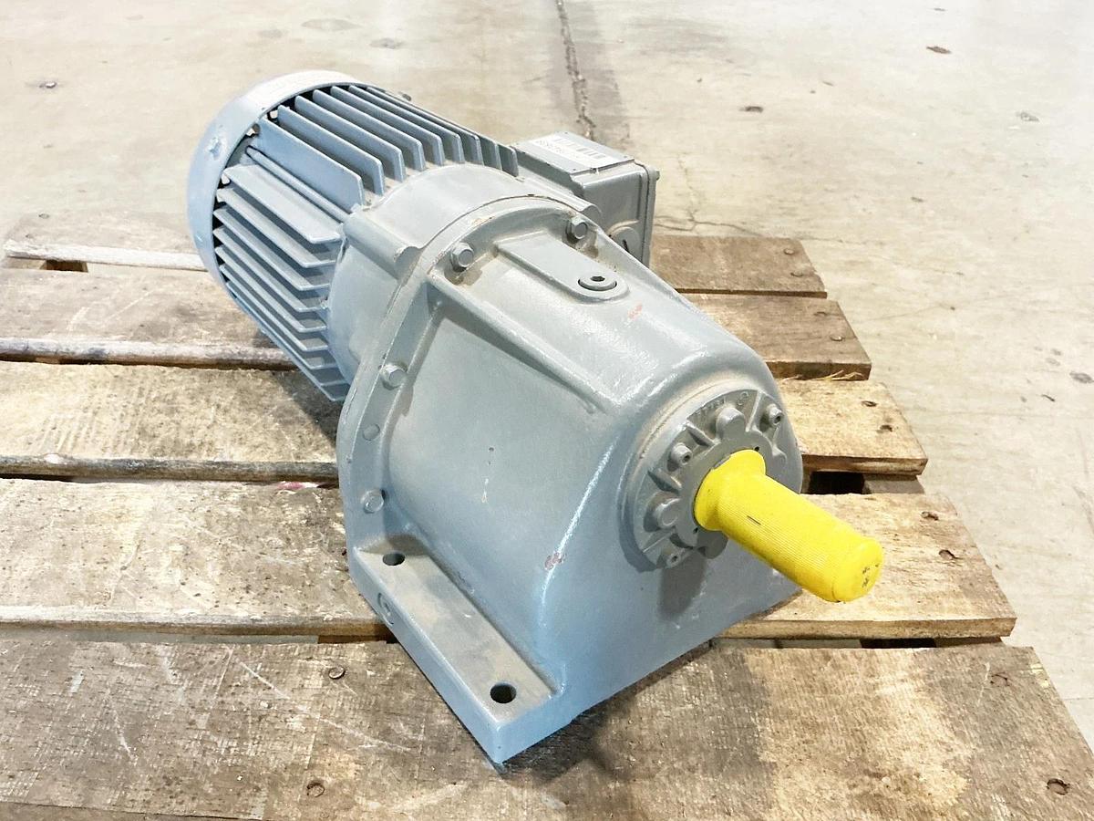 New Bauer G02-10/DK84-200-AS/M Gear Motor 575V 0.75KV 1420RPM 1.53A 60Hz