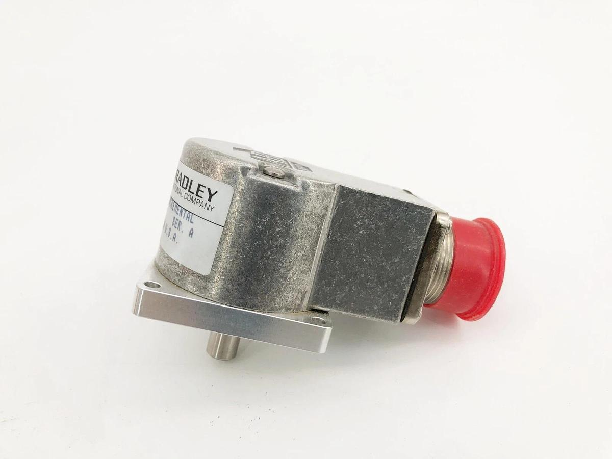 New Allen-Bradley 845T-DN13ECS-C Encoder 5VDC 10-Pin 3/8" Shaft w/ Flat