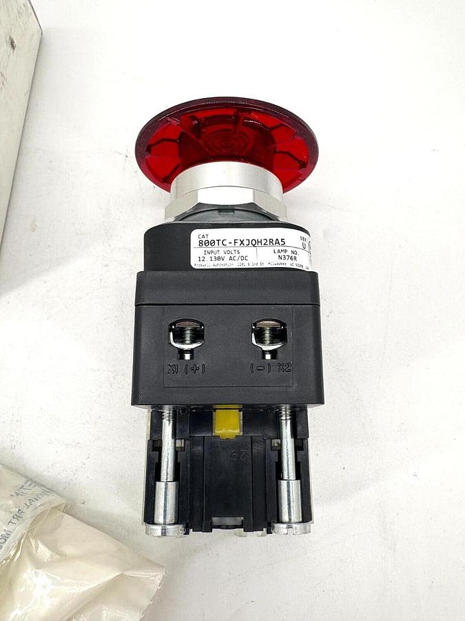 New Allen Bradley 800TC-FXJQH2RA5 Ser. U Illuminated Jumbo Pushbutton 2-Pos.
