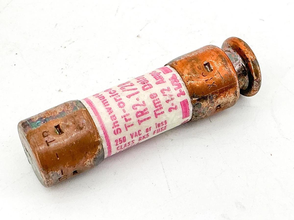 New Lot of 5 Ferraz Shawmut TRM2-1/2R Time Delay Fuse 2-1/2A 250V RK5 - No Box