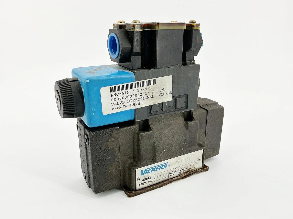 New Vickers DG5S4-022A-T-M-FW-B5-20 Solenoid Valve 120V 02-127375 - No Box