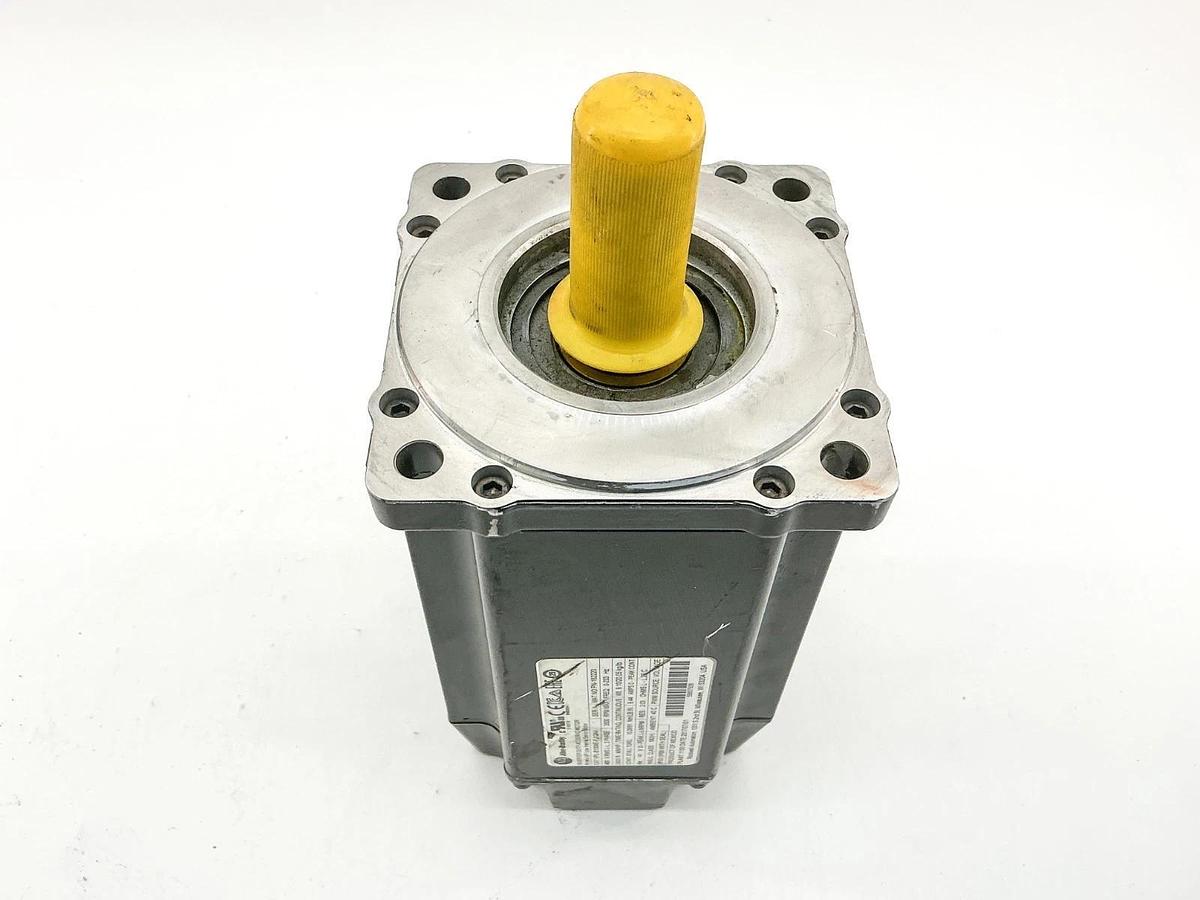 New Allen Bradley VPL-B1304E-PJ12AA Servo Motor 480V 3PH 3500RPM Ser.A - No Box