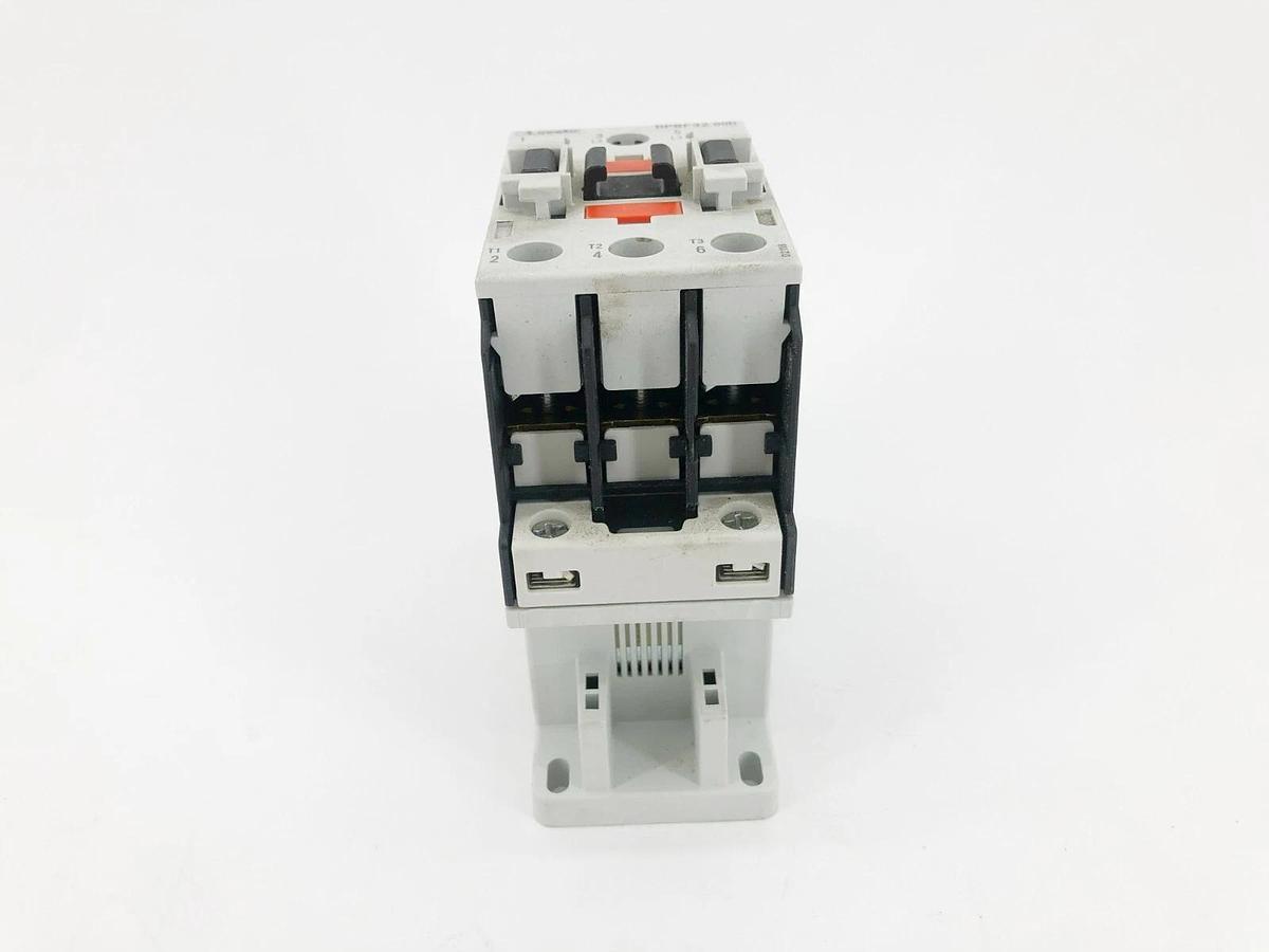 New Lovato DPBF32 00D Contactor 3 Pole 24VDC DPBF3200D