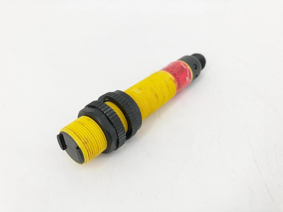 Used Banner S18RW3FF100Q1 Photoelectric Sensor 20-250VAC