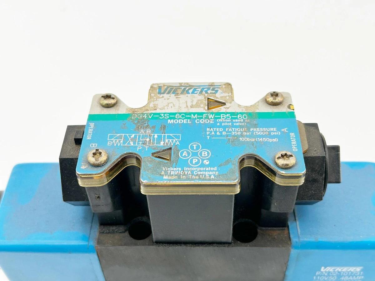 Used Vickers DG5S4-046C-T-M-FW-B5-60 Hydraulic Valve 3000PSI .48A 110/120V