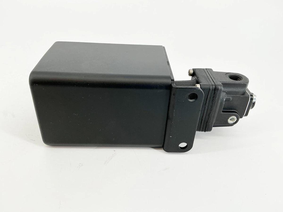 New Fairchild 24CC30160200 Motor To Pressure M/P Converter 250PSIG 115V 3W 60Hz