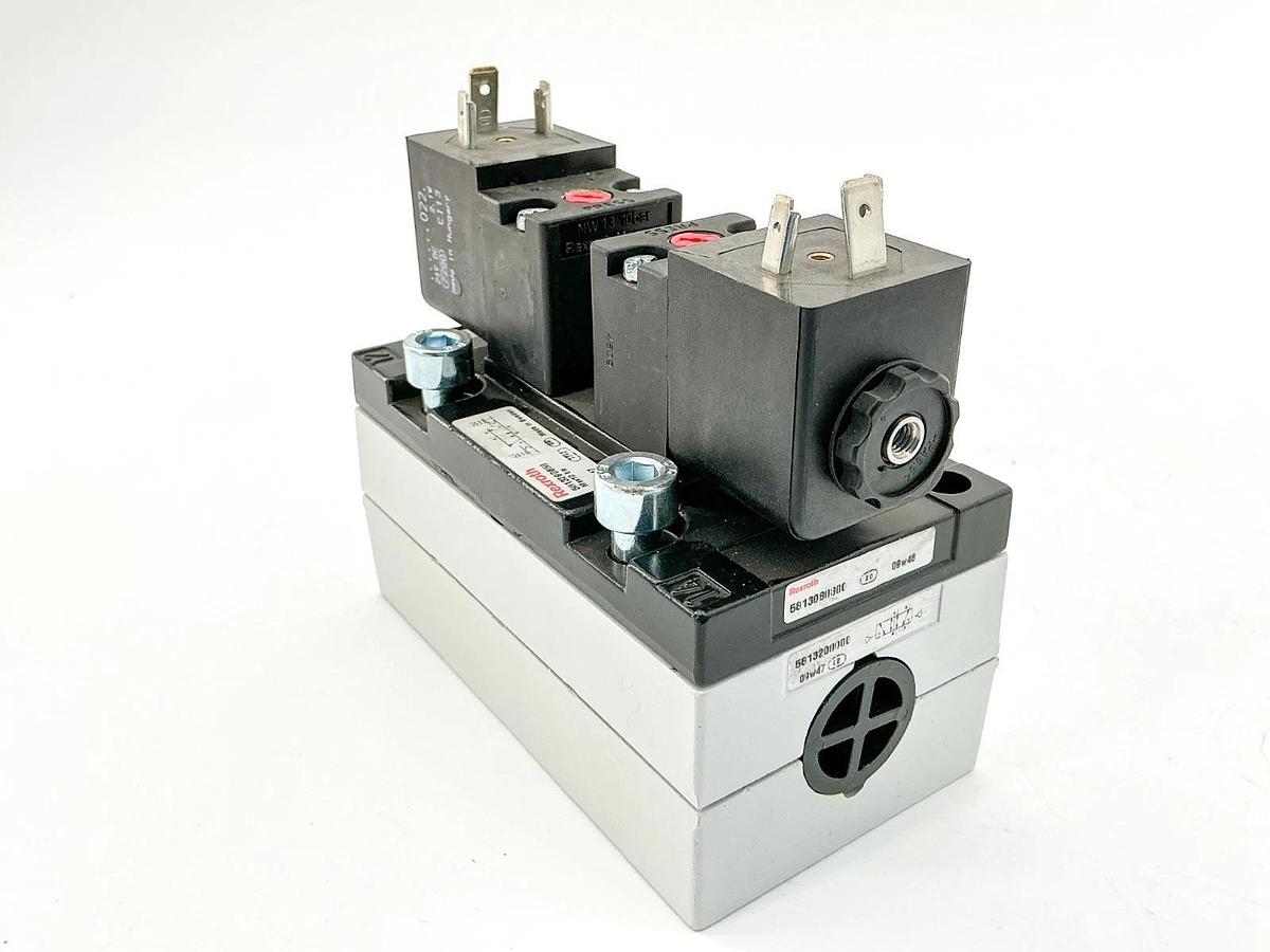 New Rexroth 5813290650 Solenoid Valve 4-Way 10Bar 24V - No Box