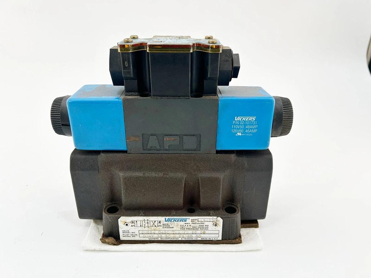 Used Vickers DG5S4-046C-T-M-FW-B5-60 Hydraulic Valve 3000PSI .48A 110/120V