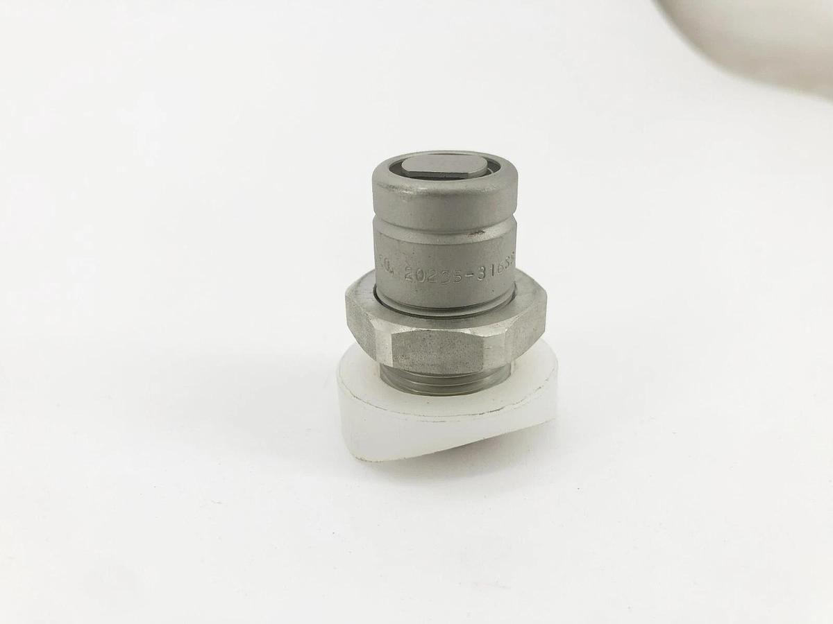 Lot of 5 New Spraying Systems 20235-6012-316SS Self Cleaning Nozzles Stainless
