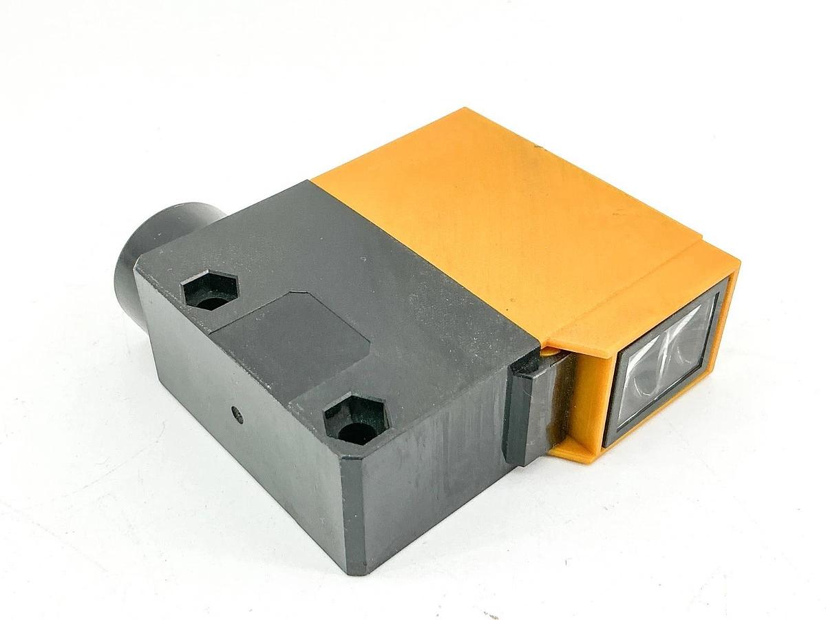 New Omron E3A2-DS70M4 Photoelectric Switch 24-240Vac 12-240VDC - No Box