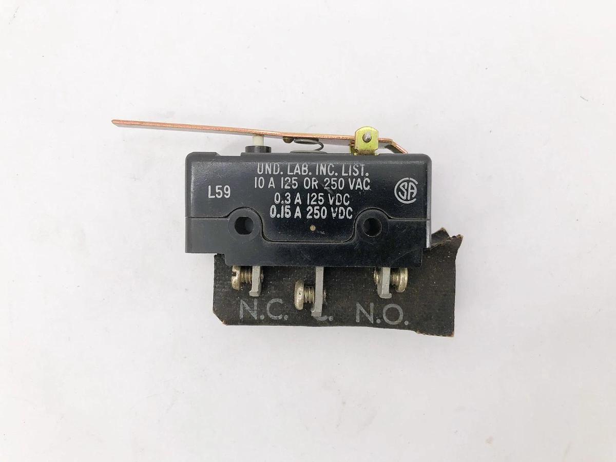 Used Honeywell Microswitch DT-2RV3881-B6 Limit Switch 125/250 VAC 10A