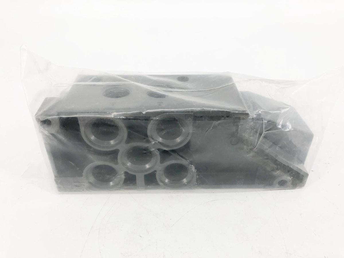New Numatics 203-830 Pneumatic Manifold 1/2" NPT ISO Size 2 - No Box