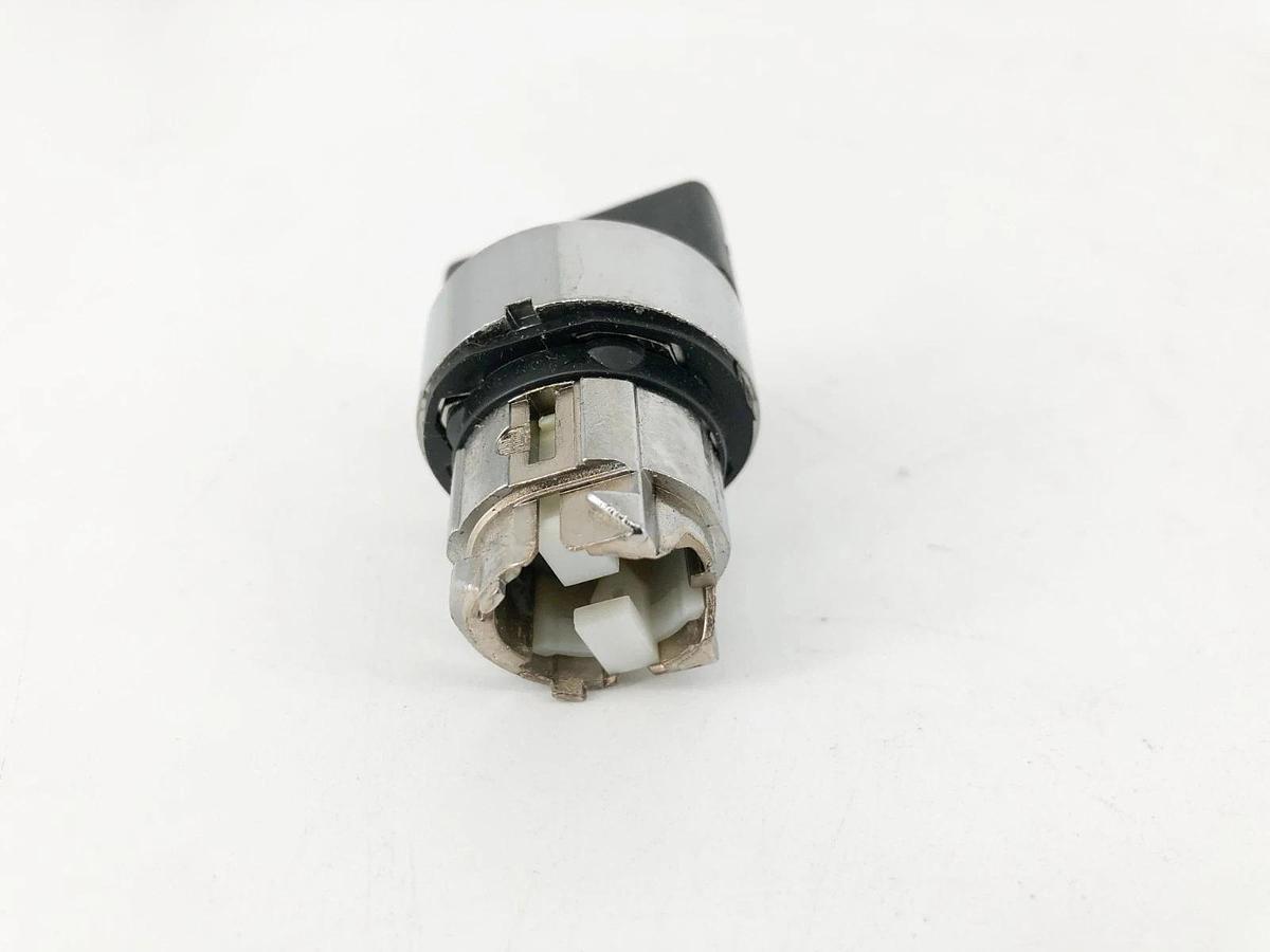 New Schneider Electric ZB4BD8 Selector Switch Head 22mm 3-Pos 088900