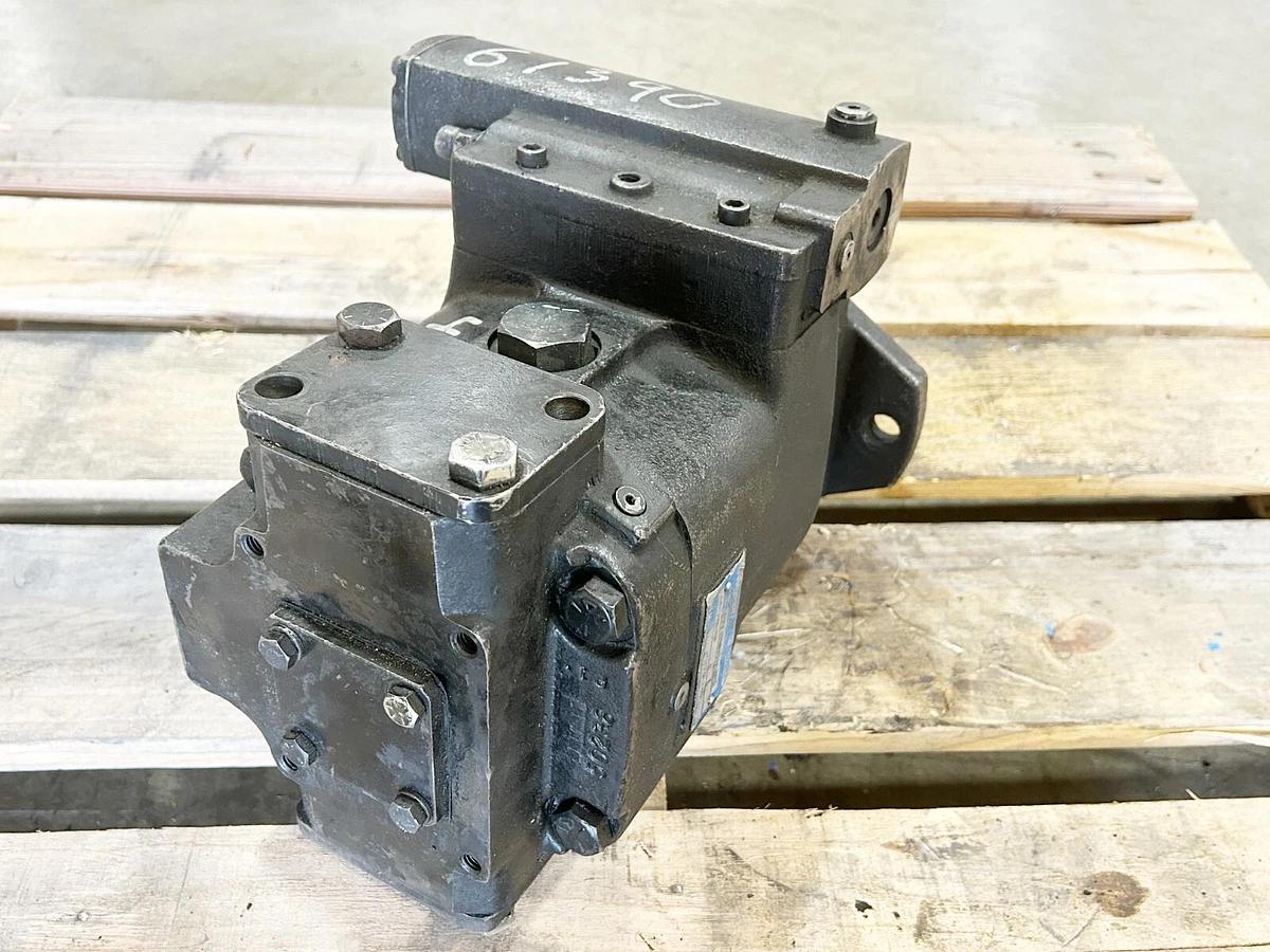 Used Oil Gear PVWJ-098A1UV-LDFS-P-1NNNN-CP Hydraulic Piston Pump