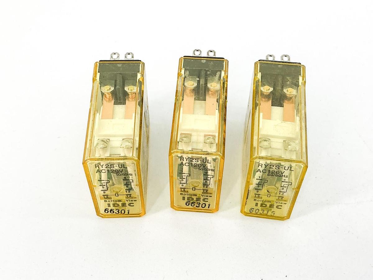 New Lot of 3 IDEC RY2S-UL Relay 120V 3A - No Box