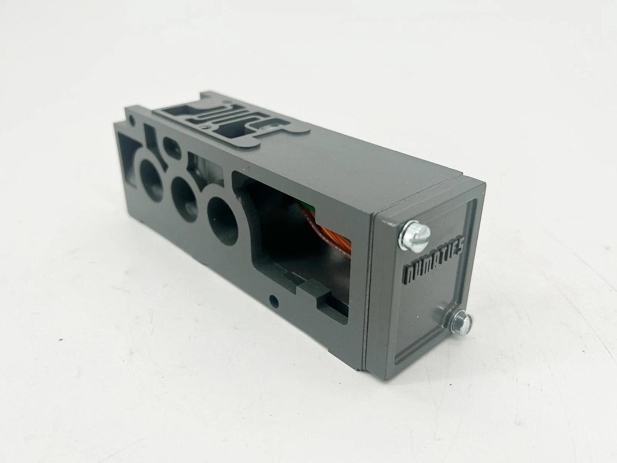 New Numatics HH-5 Pneumatic Valve Manifold 5-Pin 1/4" - No Box