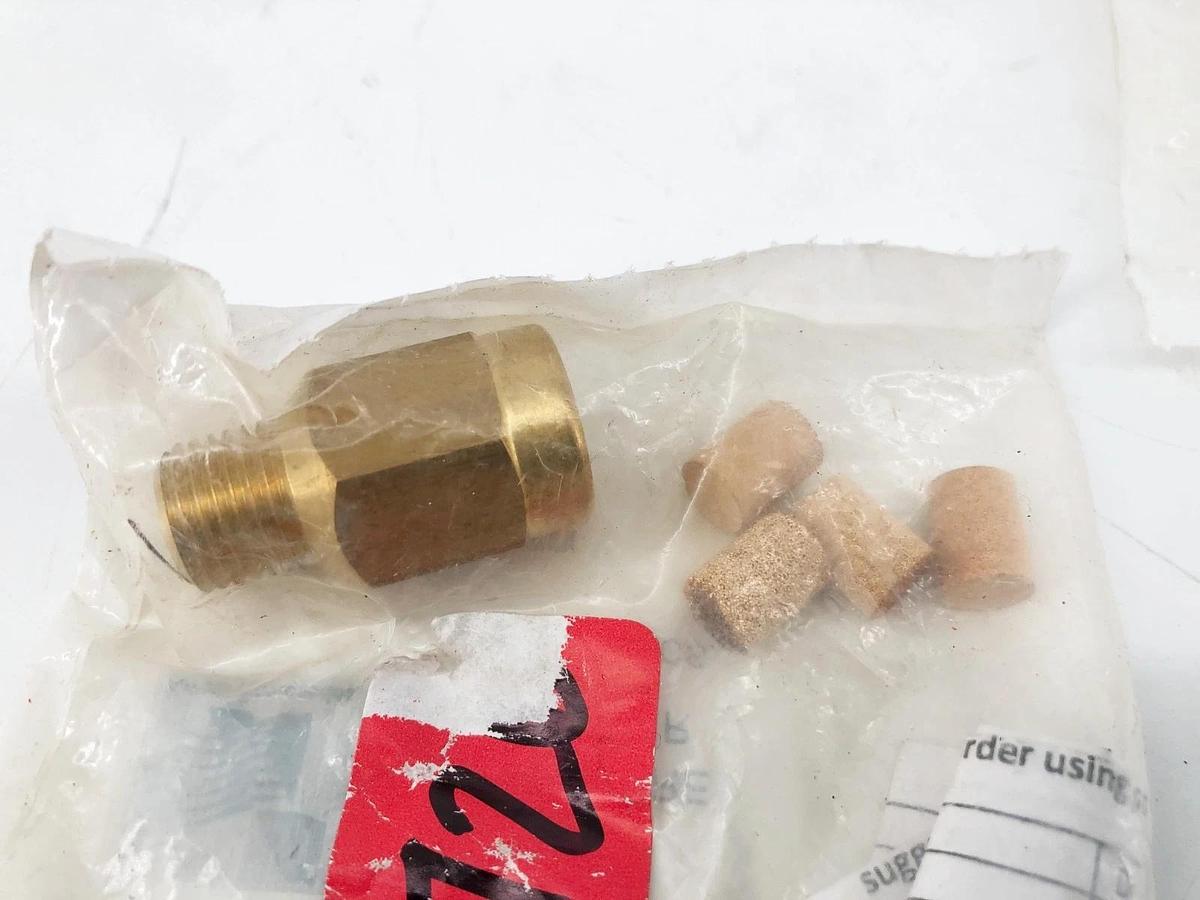 Lot of 2 New Arrow Pneumatics 602 Pressure Snubbers 3/4" Hex/ Flats