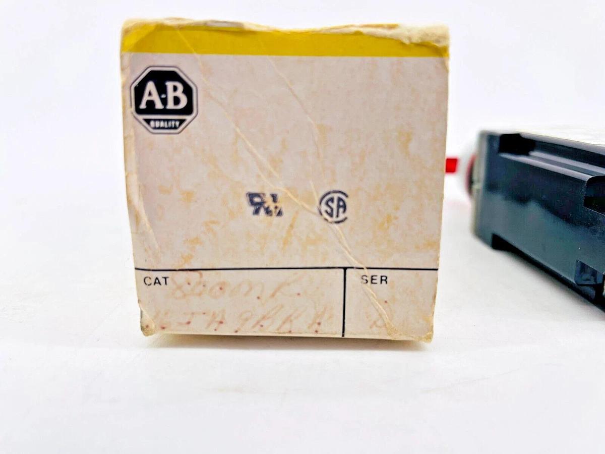 New Allen Bradley 800MR-16JA9BRA Illuminated Selector Switch Red 800MR-16JX9B