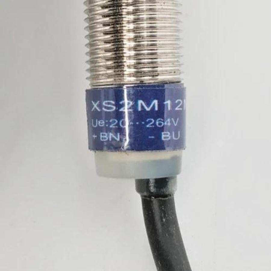New Telemecanique XS2M12MA230K Proximity Sensor 24-264V 4-Pin - No Box