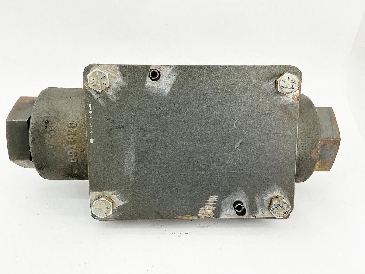 Used Parker D1VHW004CNYCF 82 Hydraulic Pilot Valve Base