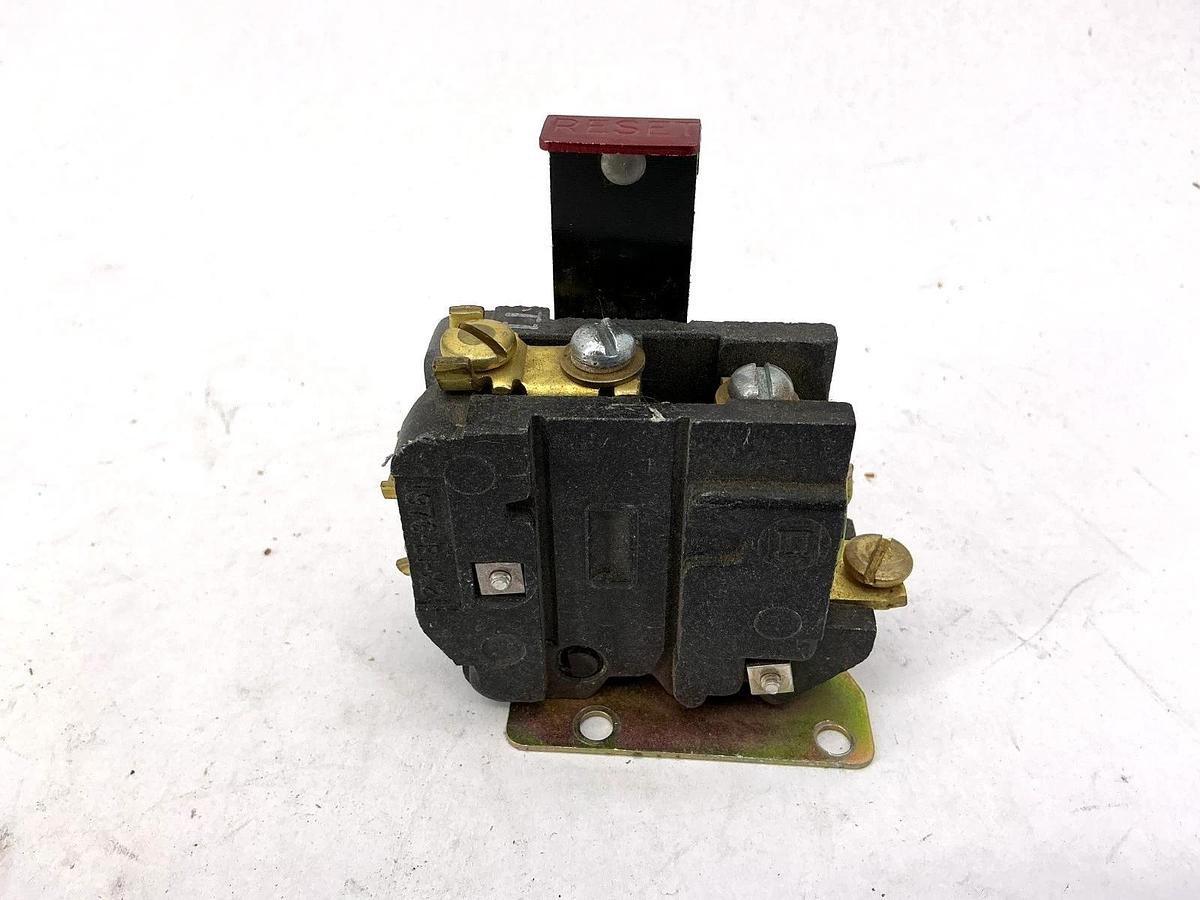 Used Square D 1976-B1-X1 Overload Relay Power: 600VAC Control: 600VAC/250VDC