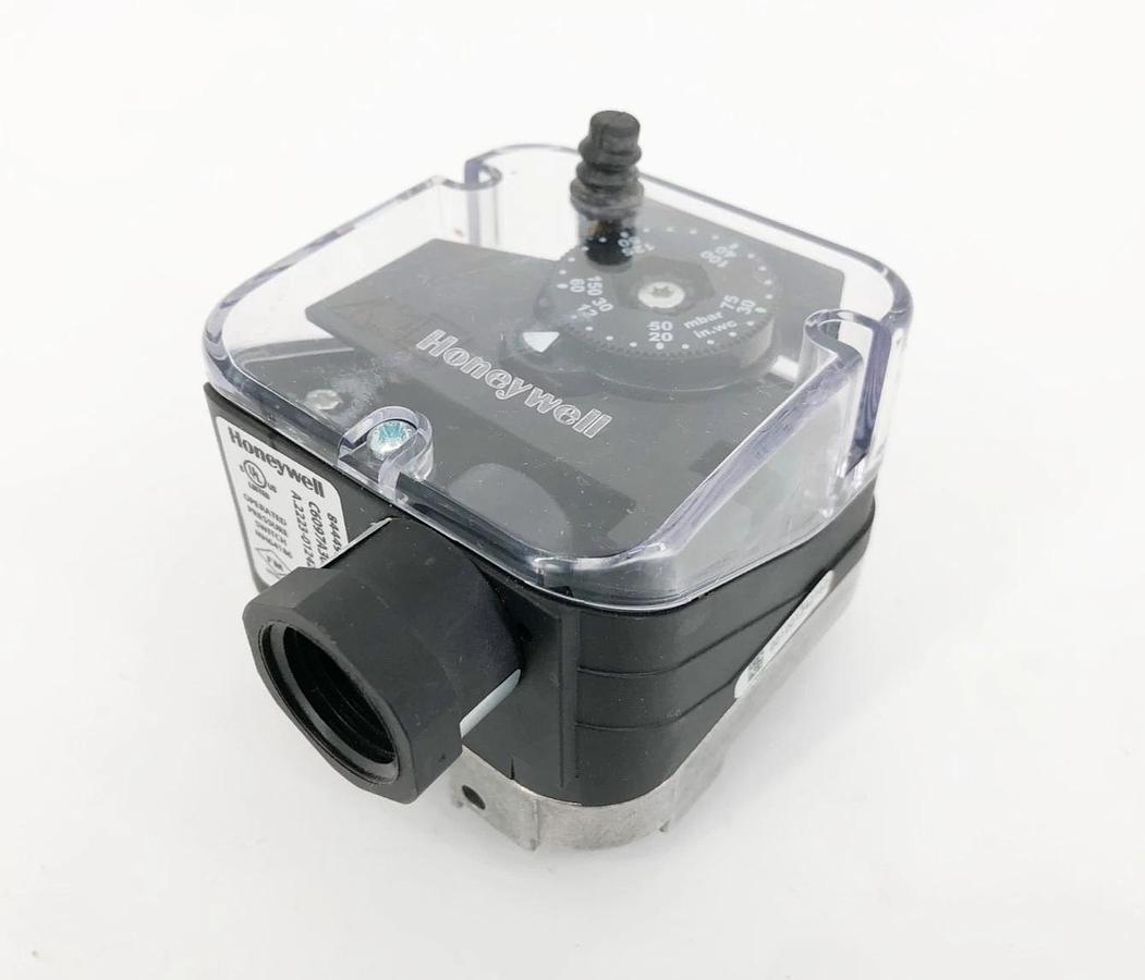 New Honeywell C6097A3038 Pressure Switch 1/4''NPT 12-60'' W.C. 84449330 - No Box