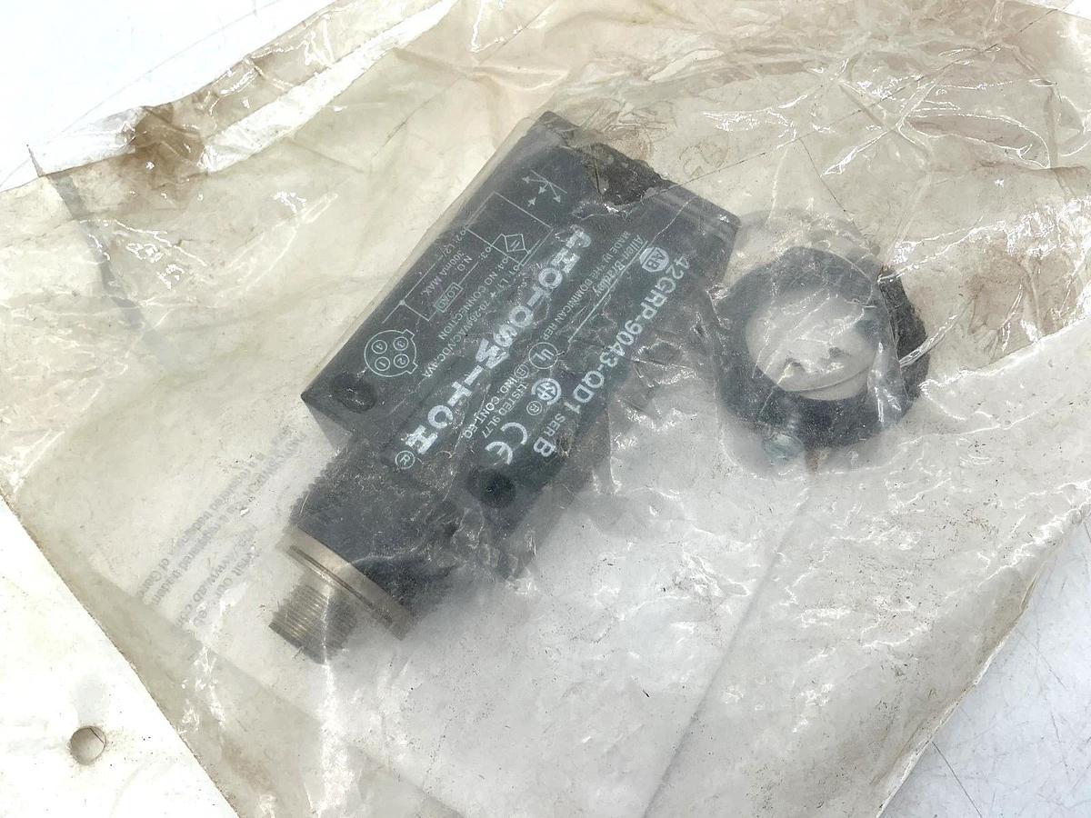 New Allen Bradley 42GRP-9043-QD1 Ser B Photoswitch Sensor 264V MISSING PARTS