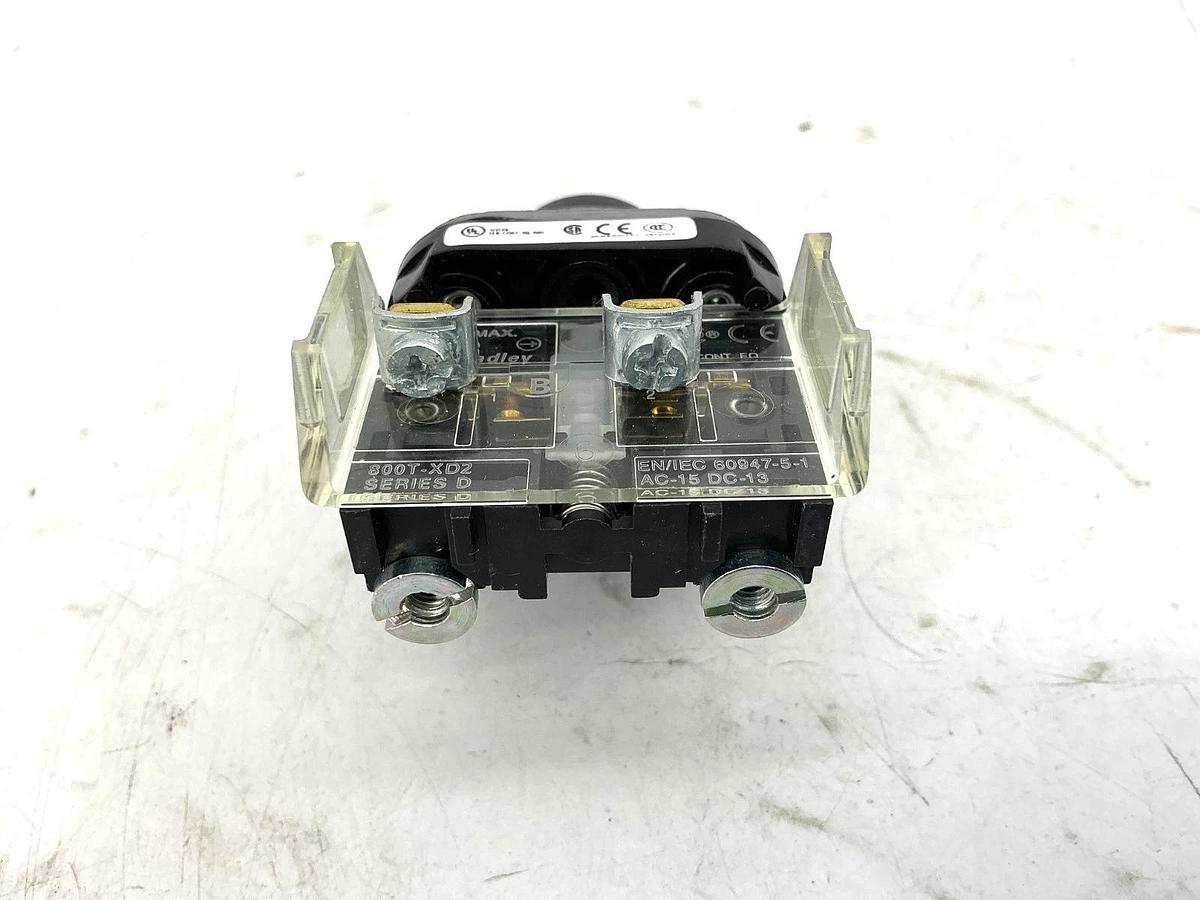 New Allen Bradley 800T-B2D2 Ser T Momentary Push Button 30mm Black 1NC