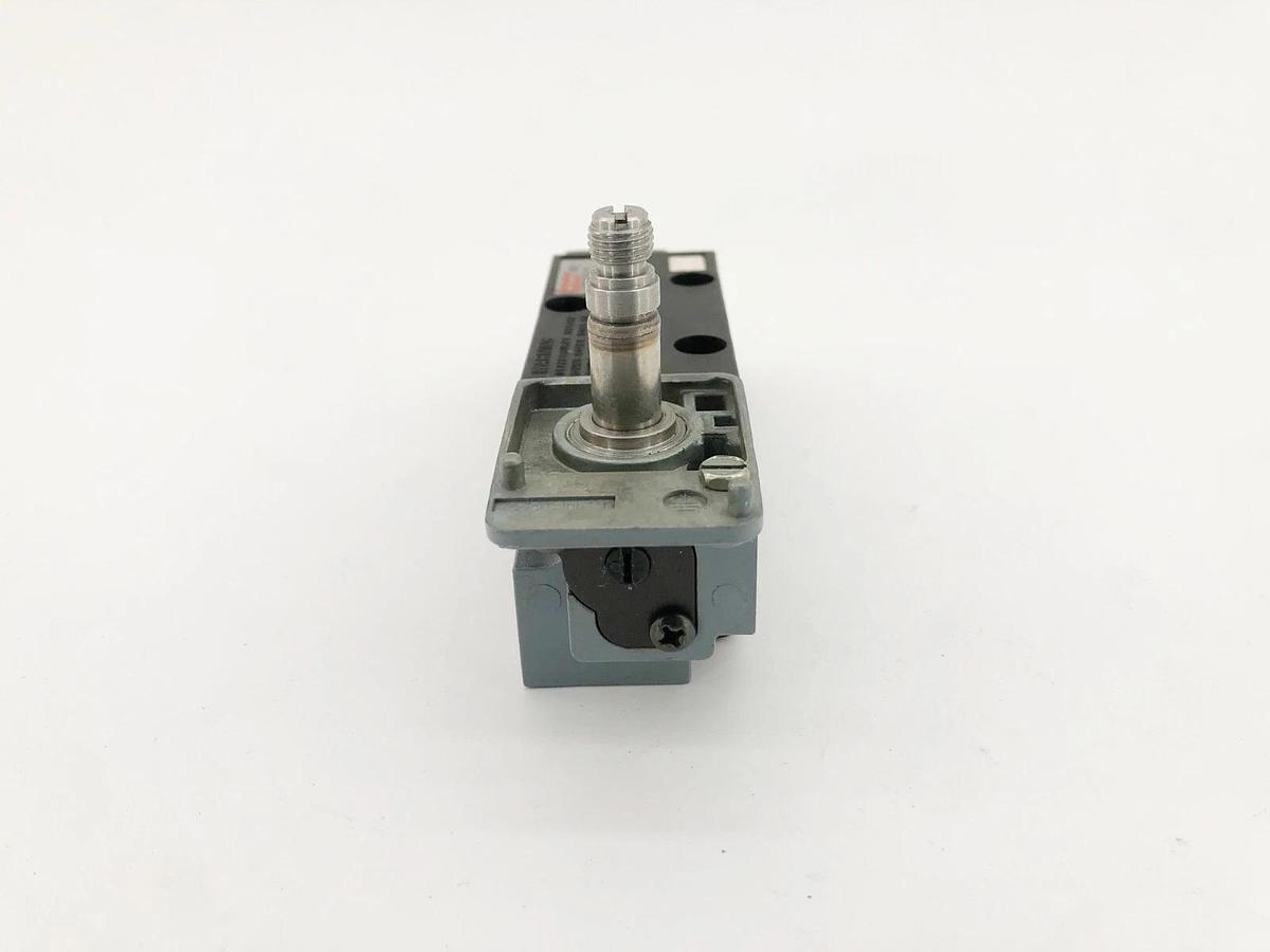 Used Schrader Bellows L7452410119 Pneumatic Valve 100psi - No Coil