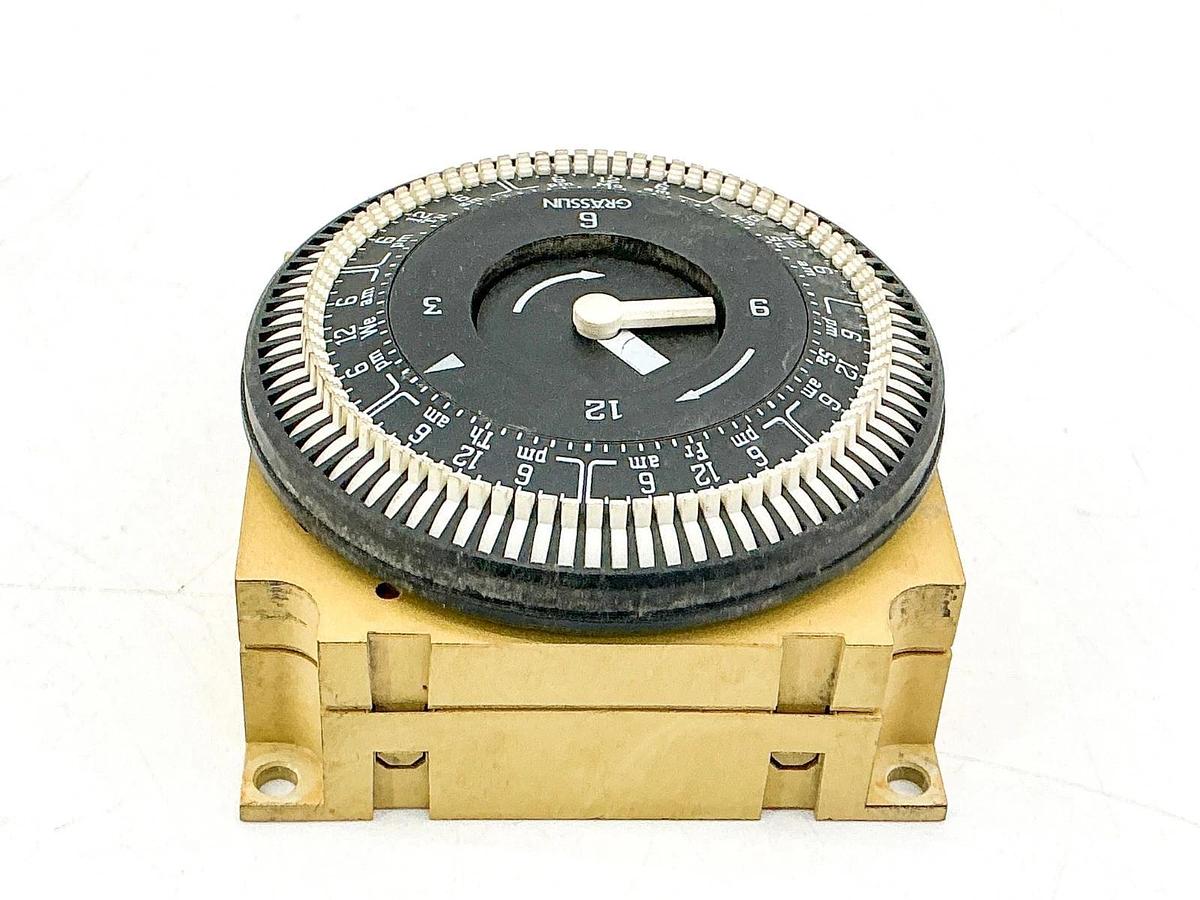 Used Grasslin 01.76.0020.1 Time Clock 110/120VAC 16A FM/1 SWUZ-L