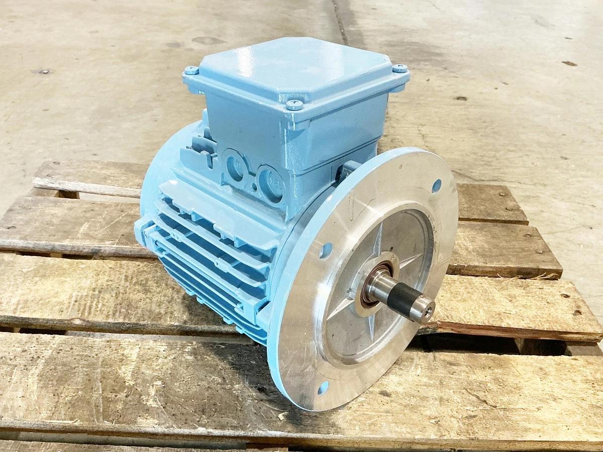 New Cumel NT0135PB6B5M6 Motor 17012462-009 575V 1160RPM 0.37KW - No Box