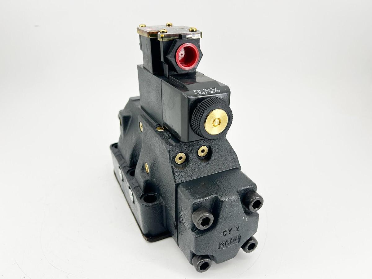 New Vickers DG5V-8-H-2A-M-FW-B-10 Directional Control Valve 02-325842 - No Box