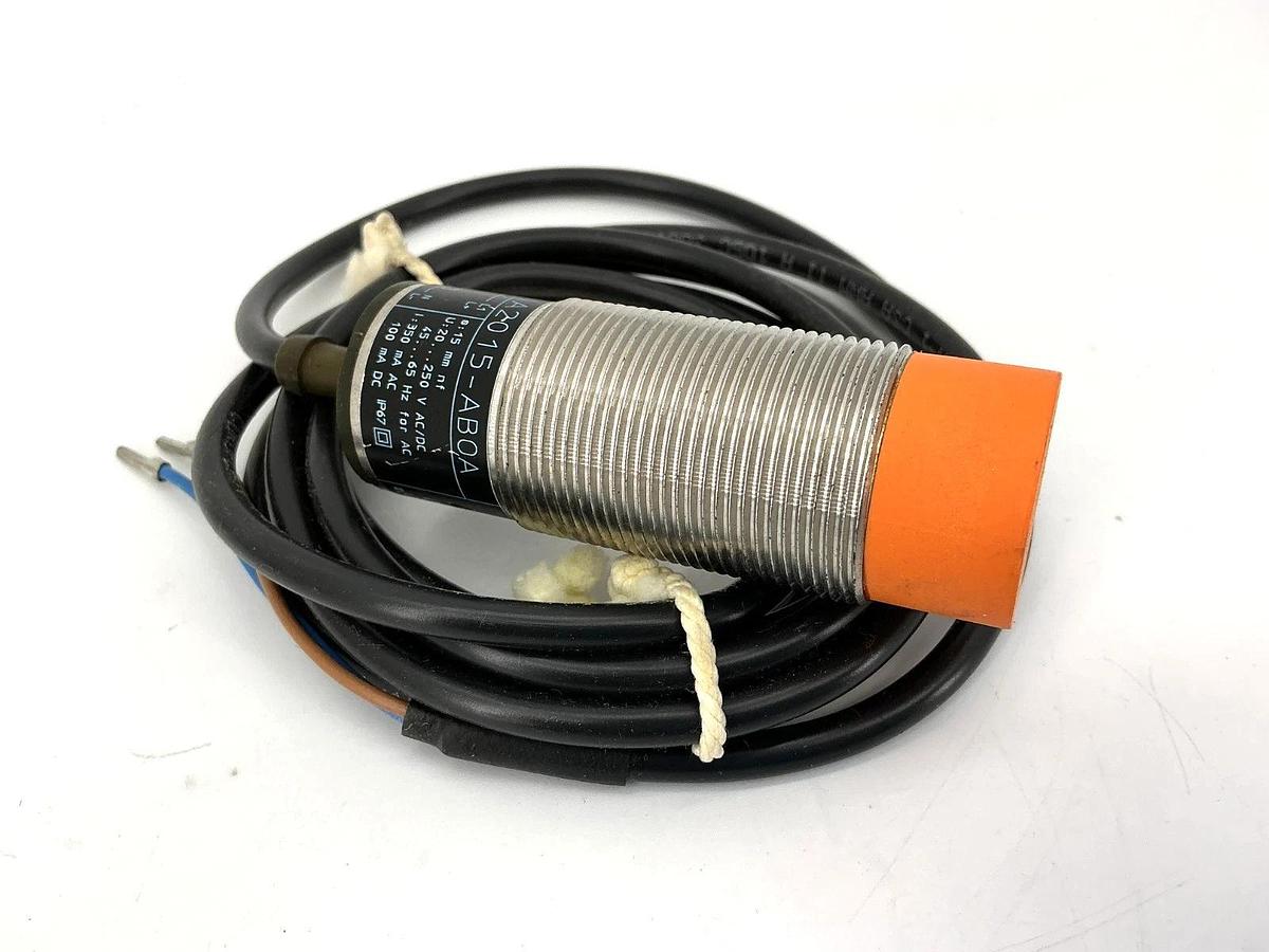 New IFM II0274 IIA2015-ABOA Inductive Sensor S: 15mm nf 20-250VAC/VDC 45-65HZ