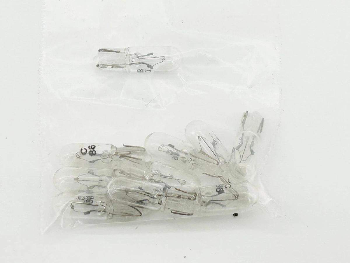 New Lot of 4 Satco S6902 Miniature Lamps 1.26W 6.3V T1 3/4 2000 HRS 86