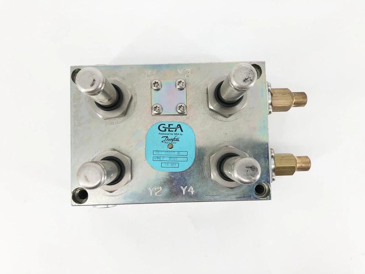 New GEA Danfoss 627500077 4-Way Valve Block 2.65mm Seat w/ Orifice