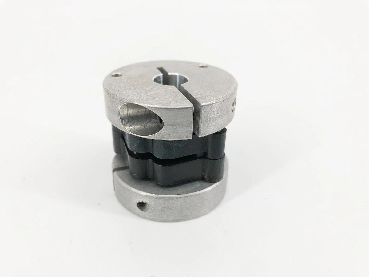 New Zero-Max C216P Control Flex Coupling w/ 0.375" Bore Clamped