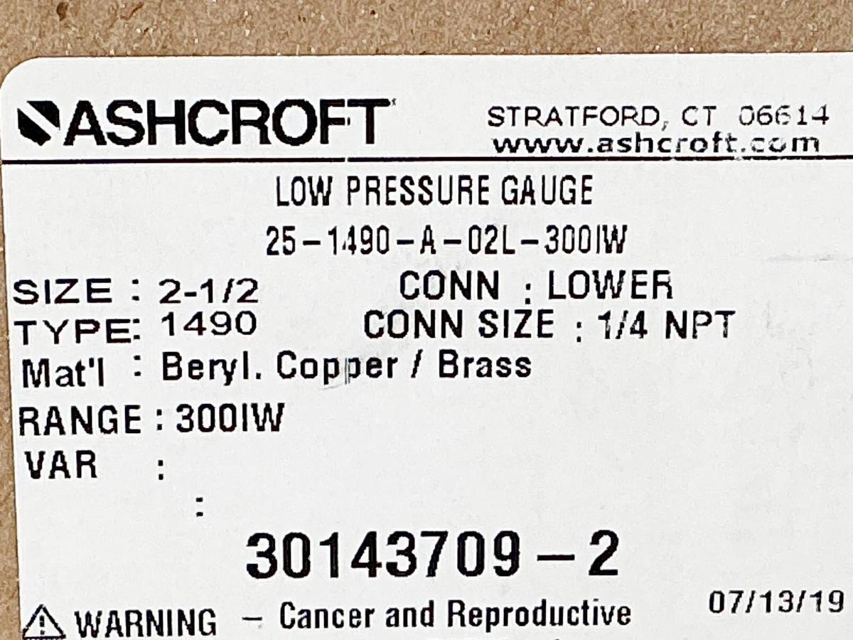 New Ashcroft 25-1490-A-02L-300IW Pressure Gauge 2.5" 0-300IW 1/4" NPT