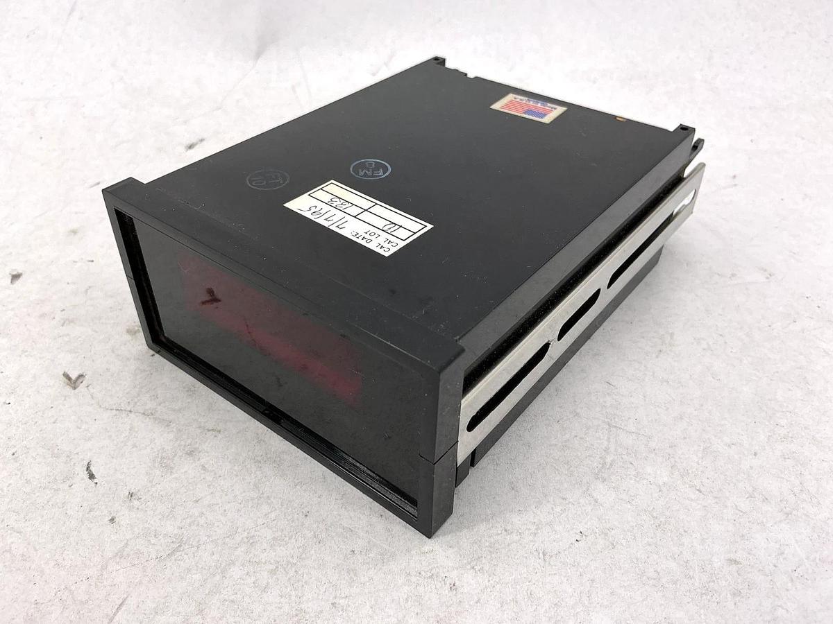 New OMEGA DP2000-P9 Omegarometer Strain Gauge / Monitor 120VAC 4-Watts