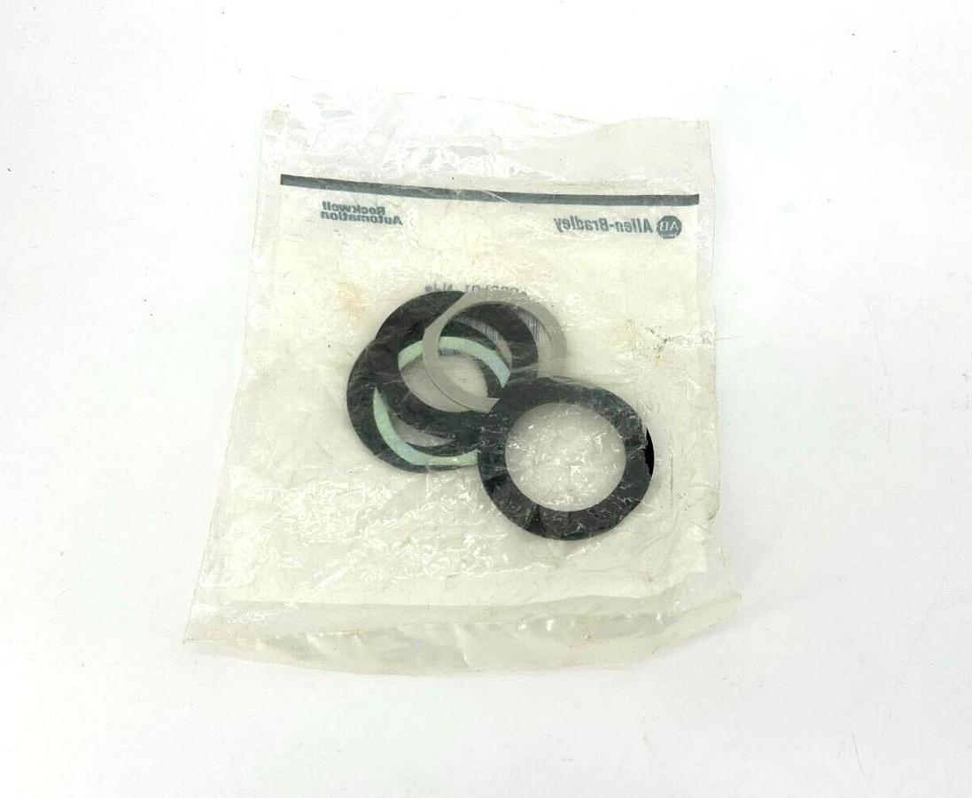 New Allen Bradley 800T-H17A Ser. T Selector Switch, 2 Position (Missing Lever)