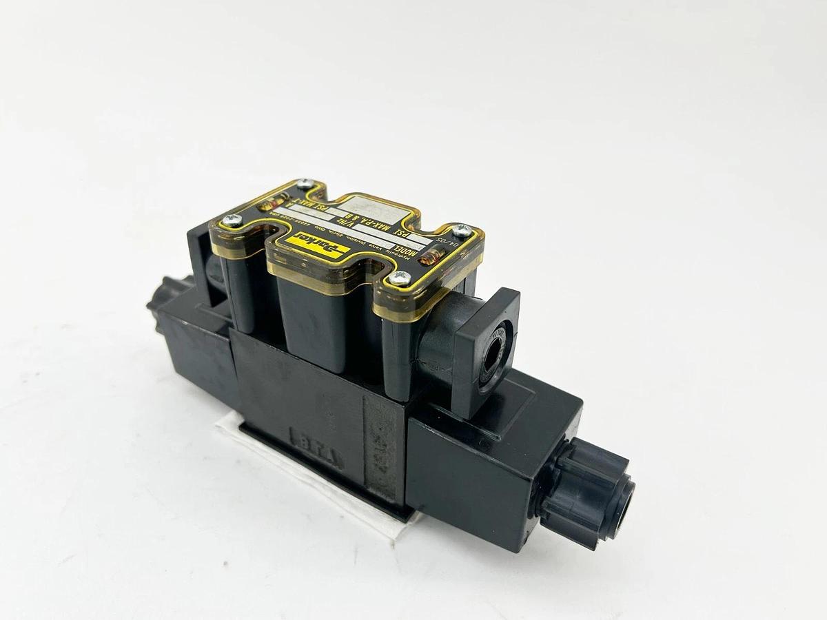 New Parker D1VHW030DNYCF5-82 Solenoid Valve 5000PSI 110/120V 0.50A - No Box