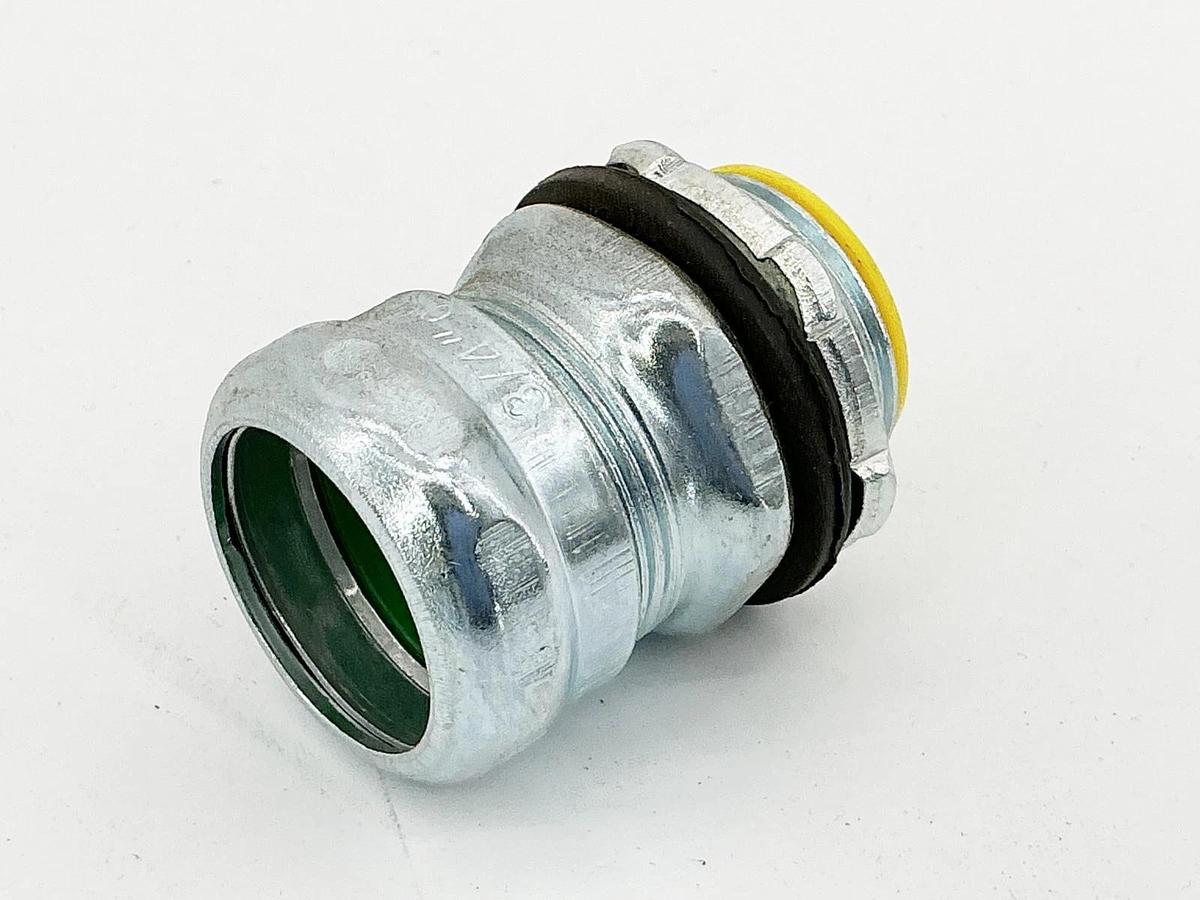 New Lot of 4 BPT Fittings 251-SRTI Raintight EMT Connector 3/4" - No Box